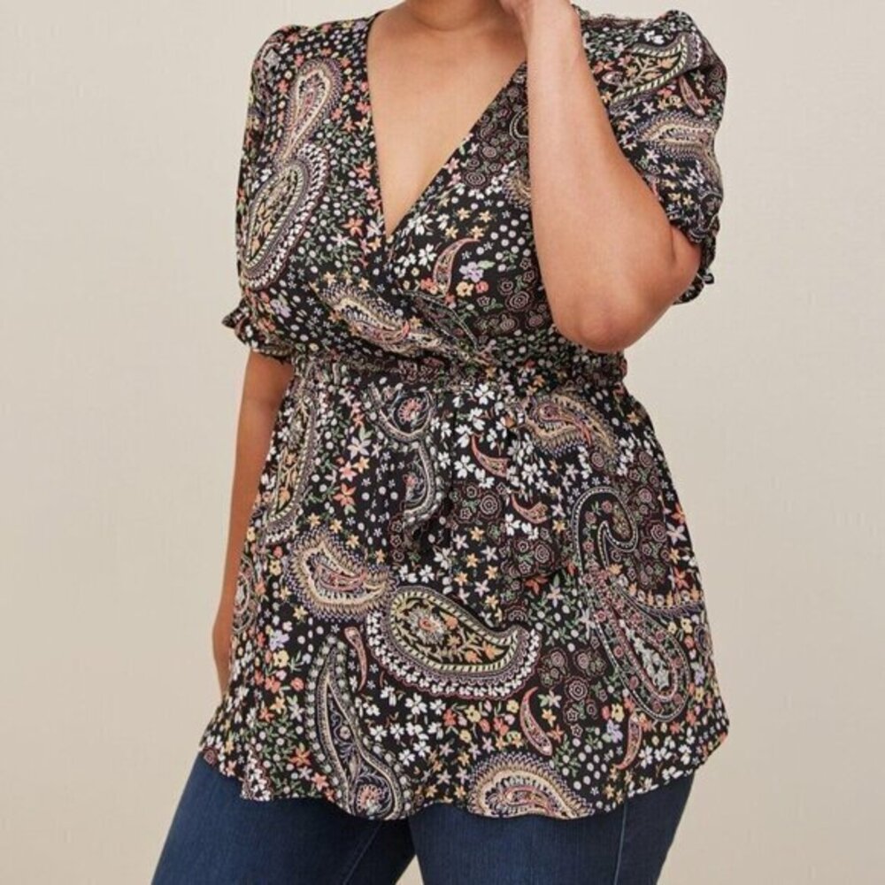 Torrid Georgette Surplice Puff Sleeve Blouse Paisley Black Size 3/3X EUC #2999